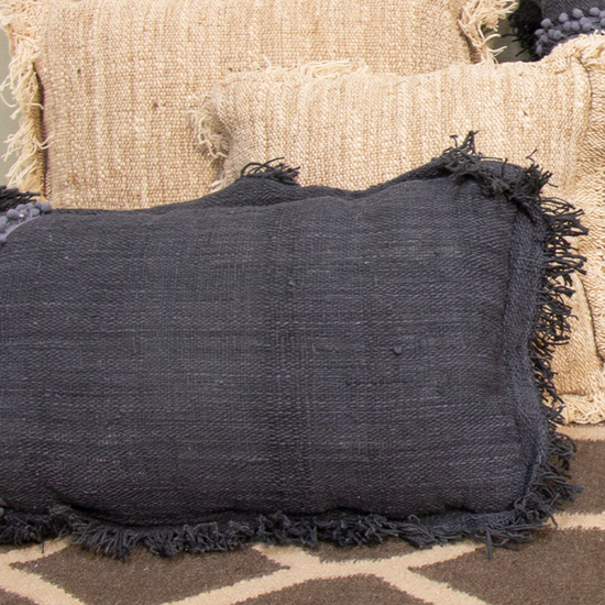 Cojín Negro Carbón 65X36 Con Cordón En Los Lados