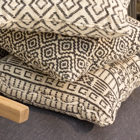 Cojín Natural 40X40 DiseñO 2 Con Cordón En Los Lados