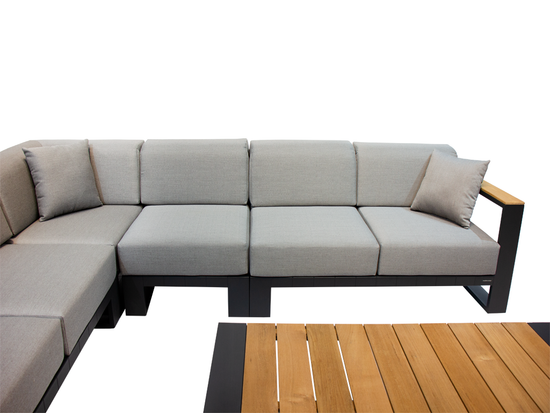 Sala En Escuadra Y Módulo Cambusa